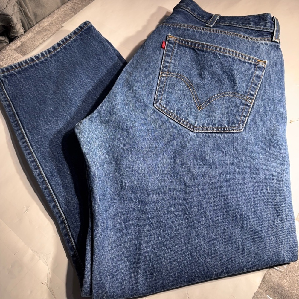 Vintage Levi’s 100% Cotton Jeans – Made in Dominican Republic (W38 L32) - Picture 2 of 12